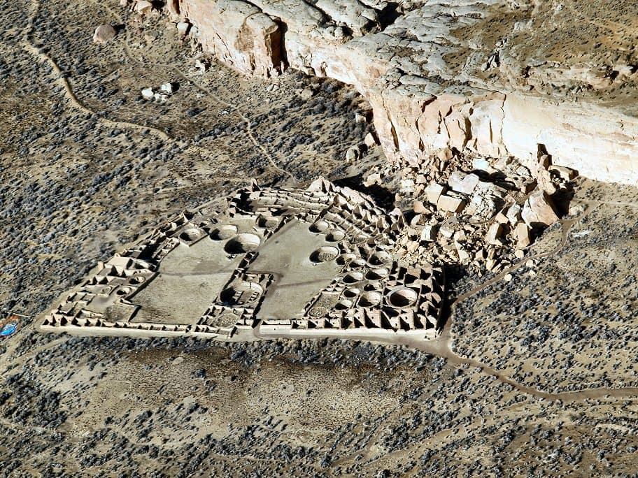 Image illustrating Pueblo Bonito