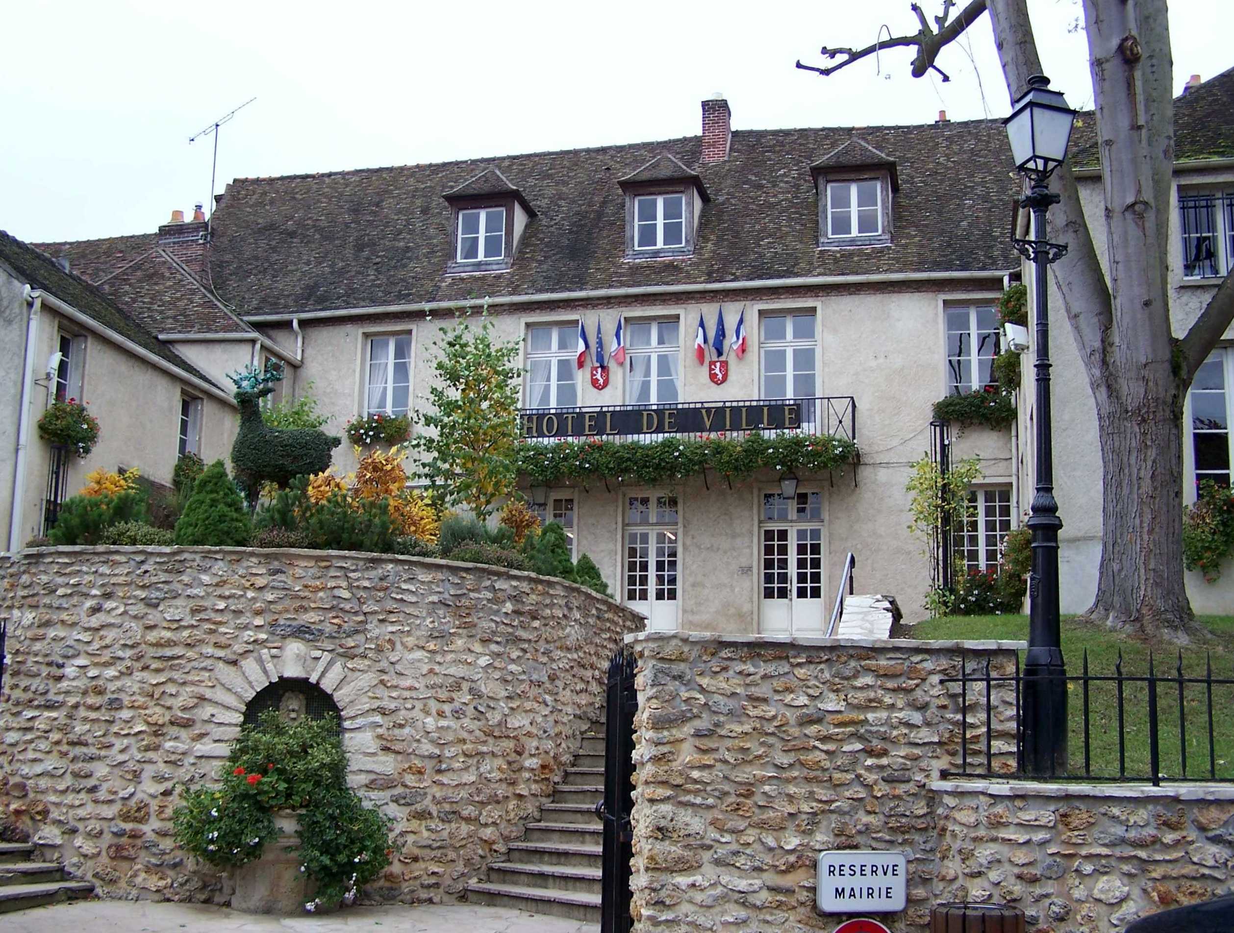 Image illustrating Montfort-l'Amaury