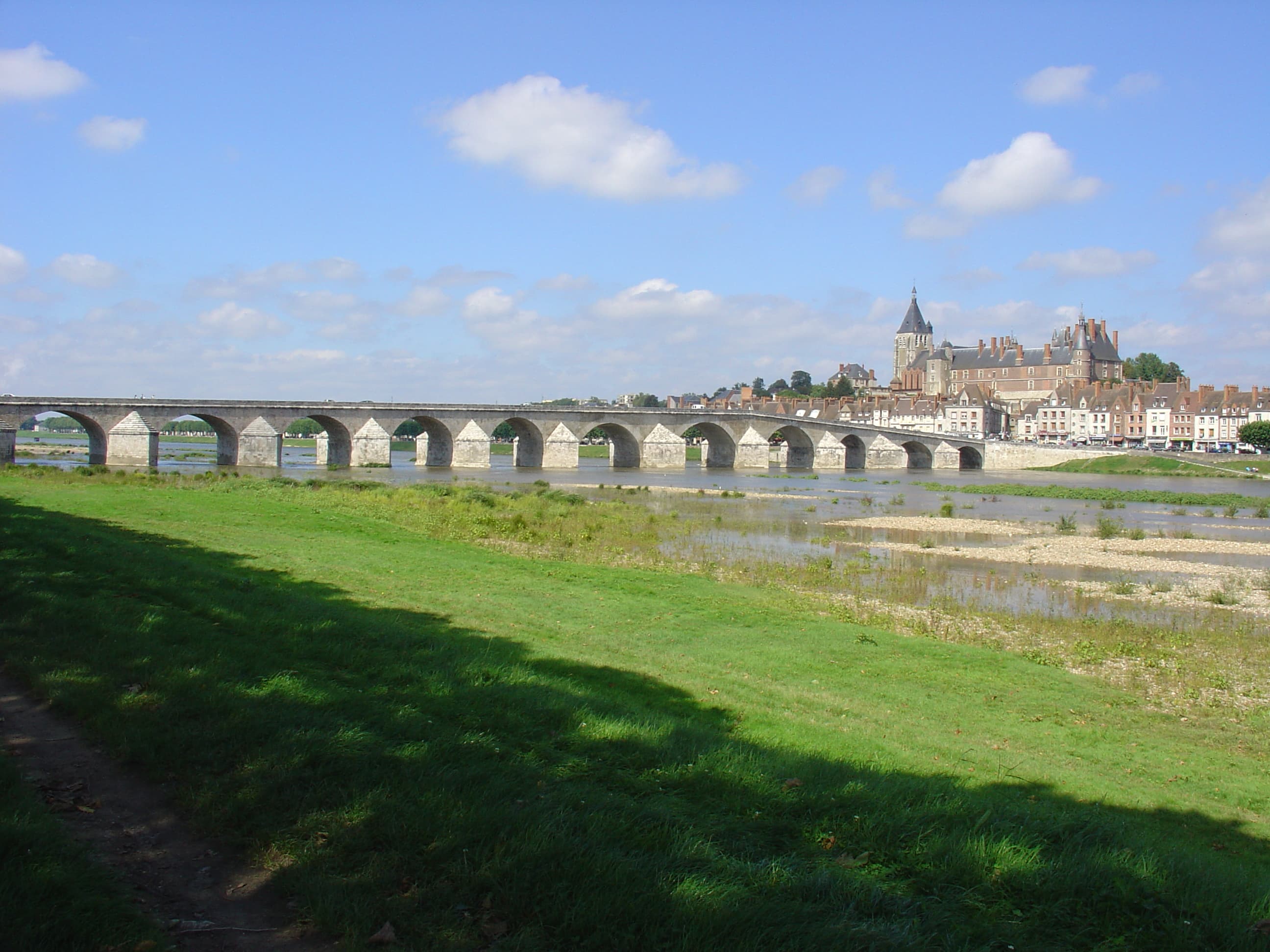 Image illustrating Gien